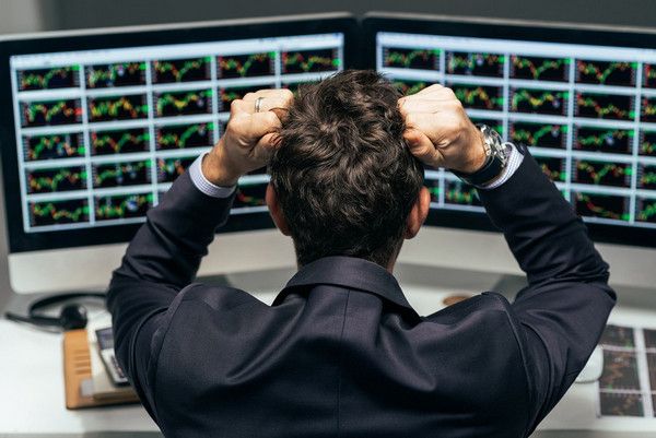 4 Dấu hiệu này sẽ CHỈ RÕ bạn đang giao dịch như một Trader hay một Gambler